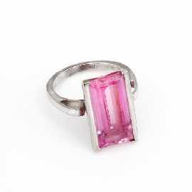 Appraisal: A ct white gold pink stone ring size J