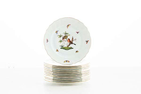 Appraisal: Twelve Herend Rothschild Bird dinner plates A set of twelve