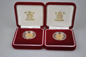 Appraisal: Two boxed Royal Mint proof half-sovereigns