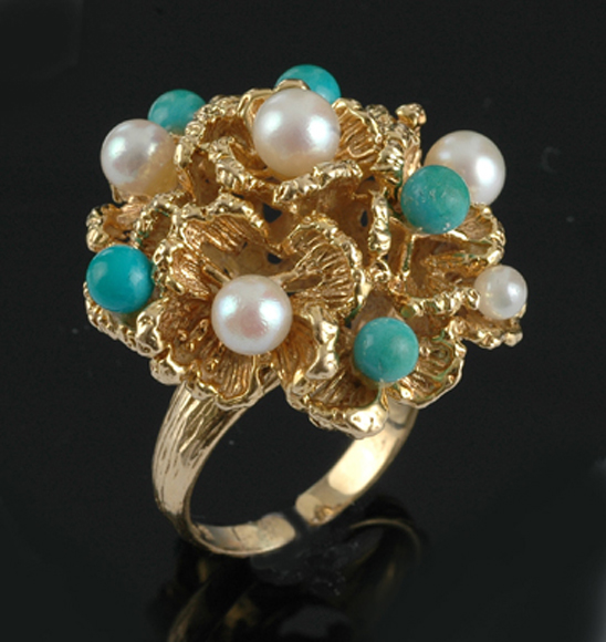 Appraisal: A turquoise and cultured pearl cocktail ring The abstract design