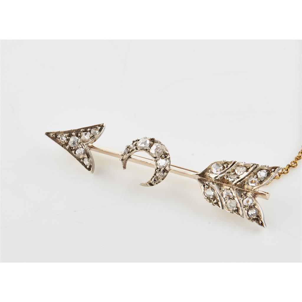 Appraisal: A late Victorian diamond set arrow brooch modelled in yellow