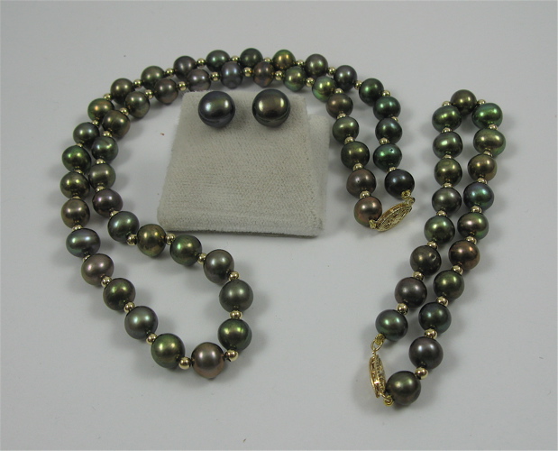 Appraisal: FOUR ARTICLES OF PEARL JEWELRY include a necklace bracelet and