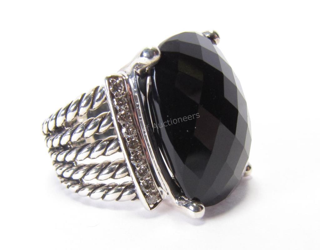 Appraisal: A David Yurman sterling silver Wheaton ring with mm x