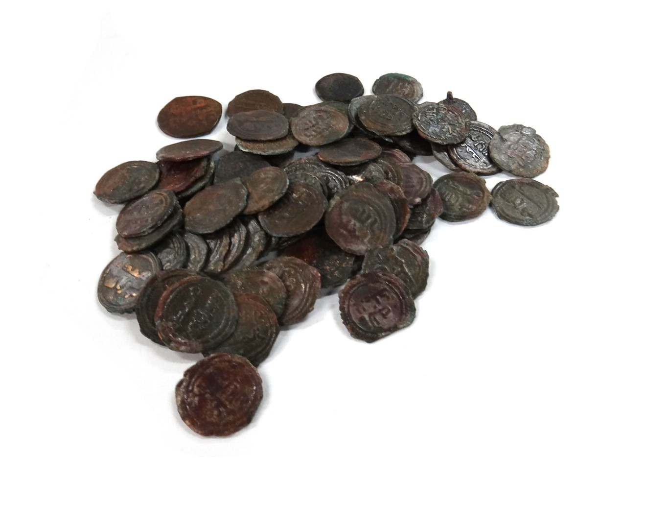 Appraisal: Miscellaneous Islamic copper issues th th century A D mostly