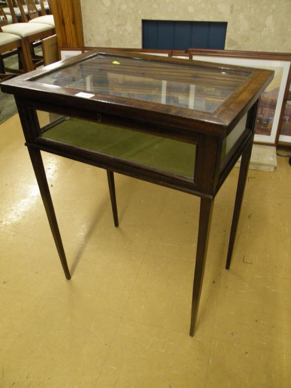 Appraisal: An Edwardian style mahogany and chequer banded display table on