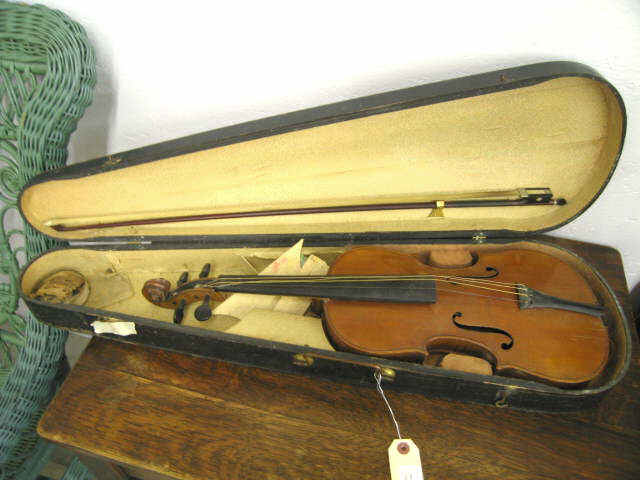 Appraisal: Antique Violin with box in case