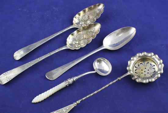 Appraisal: A George II Irish silver Hanovarian pattern table spoon with