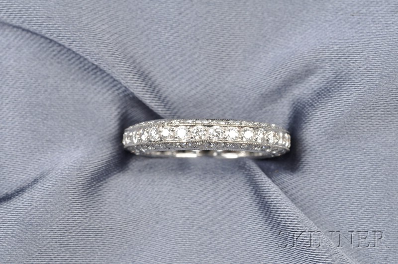 Appraisal: kt White Gold and Diamond Band set with full-cut diamond