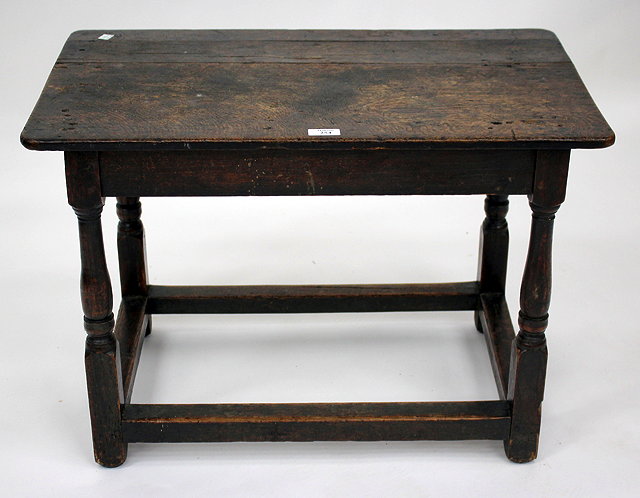 Appraisal: AN EARLY TH CENTURY RECTANGULAR TOPPED OAK LOW TABLE with