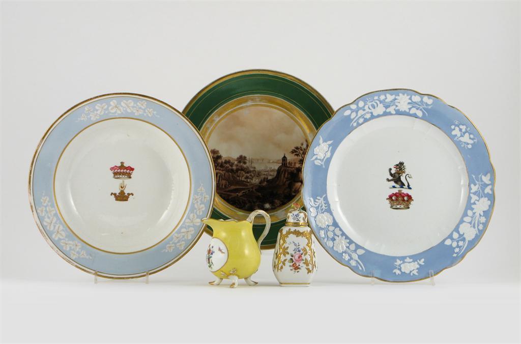 Appraisal: A Chamberlain s Worcester armorial soup plate