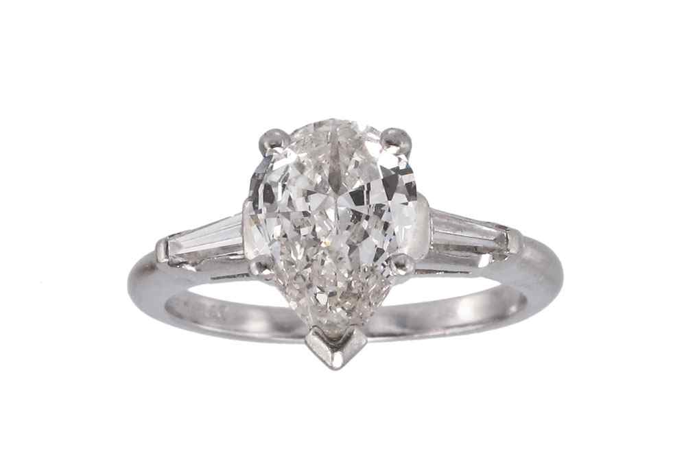 Appraisal: PLATINUM CT DIAMOND SOLITAIRE ENGAGEMENT RING Platinum ring centers one