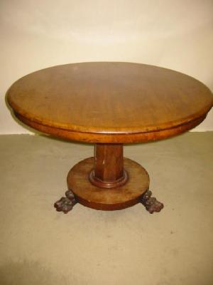 Appraisal: A VICTORIAN MAHOGANY BREAKFAST TABLE the circular tip up top