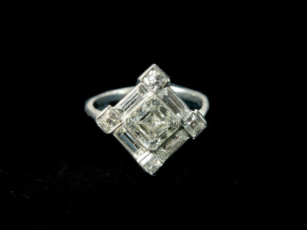 Appraisal: An Art Deco period diamond ring late 's principal diamond