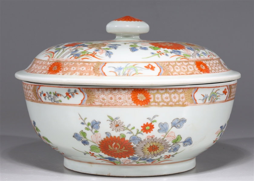 Appraisal: Chinese famille verte enameled porcelain covered serving dish with flowers