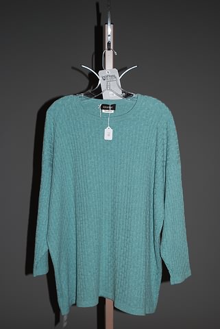 Appraisal: Max Mara light blue V-neck long sleeve pullover Size L