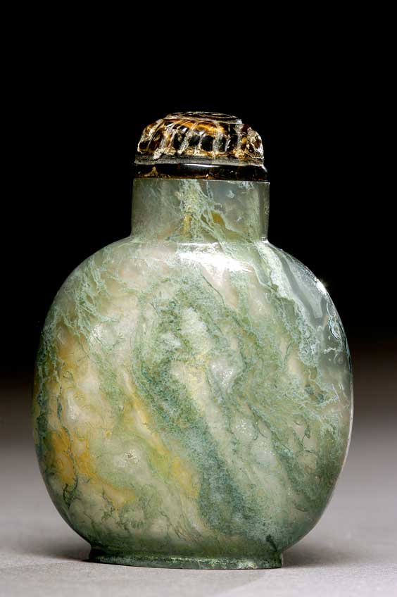 Appraisal: ANTIQUE MOSS AGATE SNUFF BOTTLE Well hollowed and antique moss