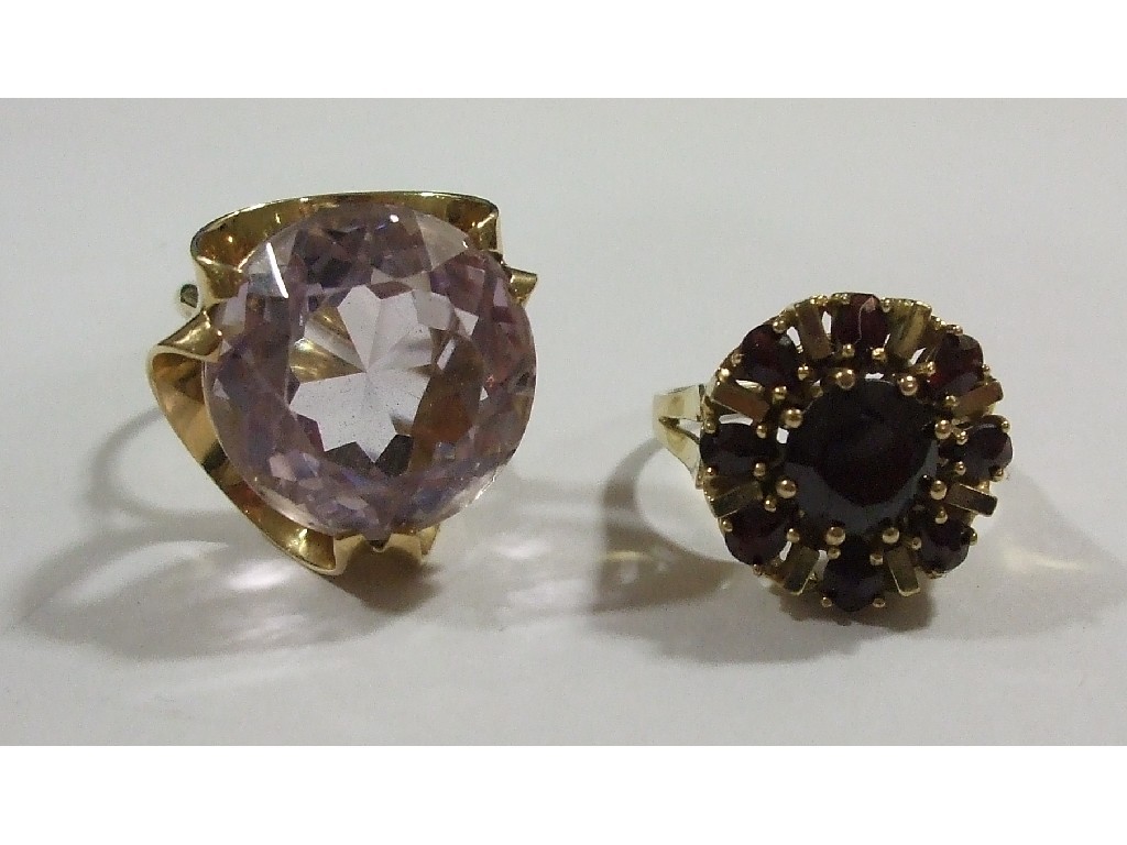 Appraisal: Lot comprising a ct gold amethyst single stone ring and