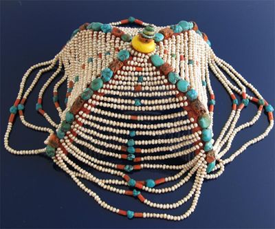 Appraisal: A Himalayan head dress formed with rows of pearls and