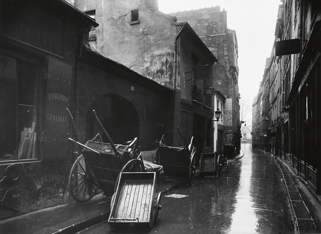 Appraisal: ATGET EUG NE - ABBOTT BERENICE - Coin de la