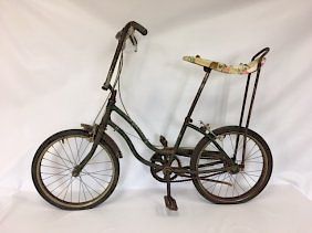 Appraisal: Schwinn Stingray Slick Chick Bicycle Schwinn Stingray Slick Chick Bicycle