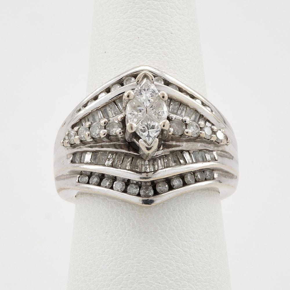 Appraisal: k White gold diamond ring k White gold and diamond