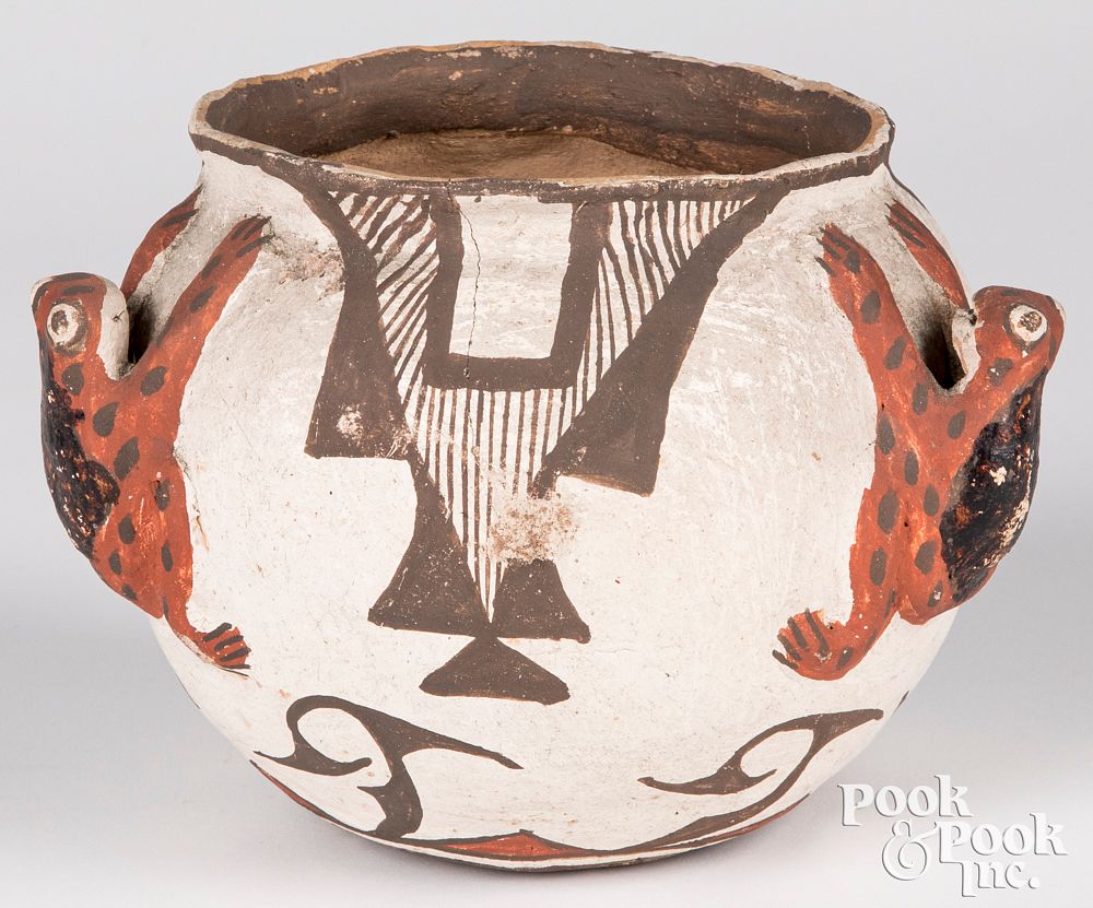 Appraisal: Zuni Indian frog effigy pottery jar Zuni Indian frog effigy