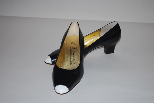 Appraisal: Bruno Magli navy white calf pumps Size - C Price