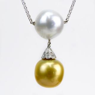 Appraisal: South Sea Pearl Approx Carat Diamond and Karat White Gold