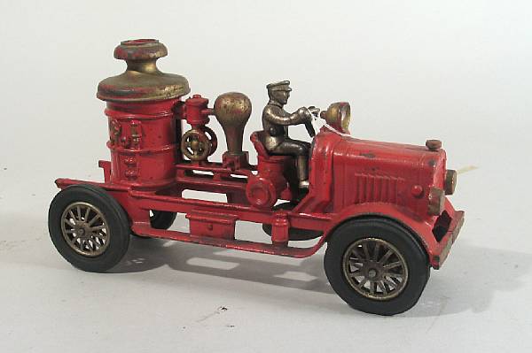 Appraisal: Hubley Fire Engine A Hubley American cast iron fire engine