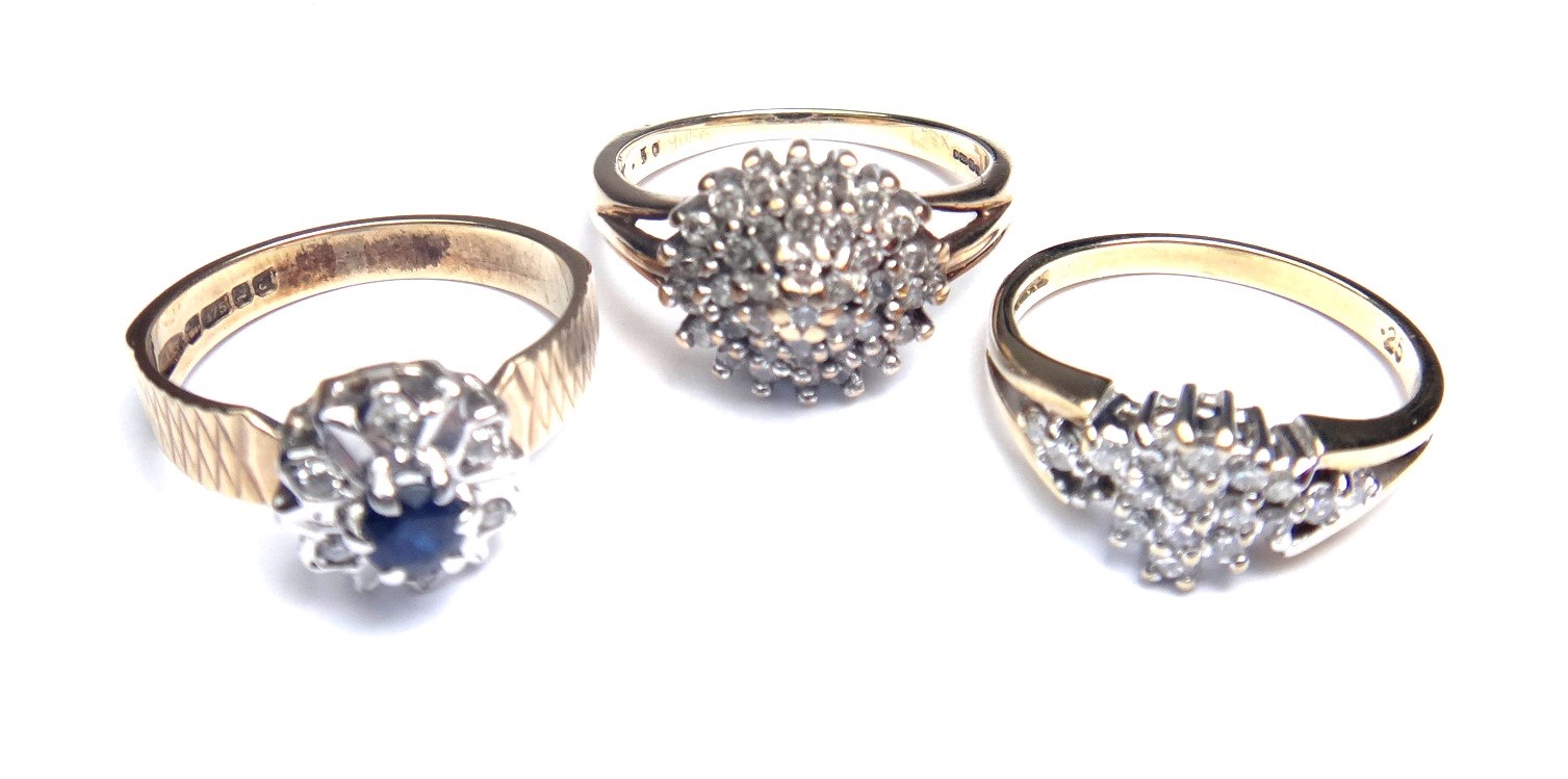 Appraisal: A ct gold and diamond set circular cluster ring a