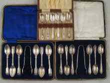 Appraisal: A set of six teaspoons and tongs Fiddle thread and