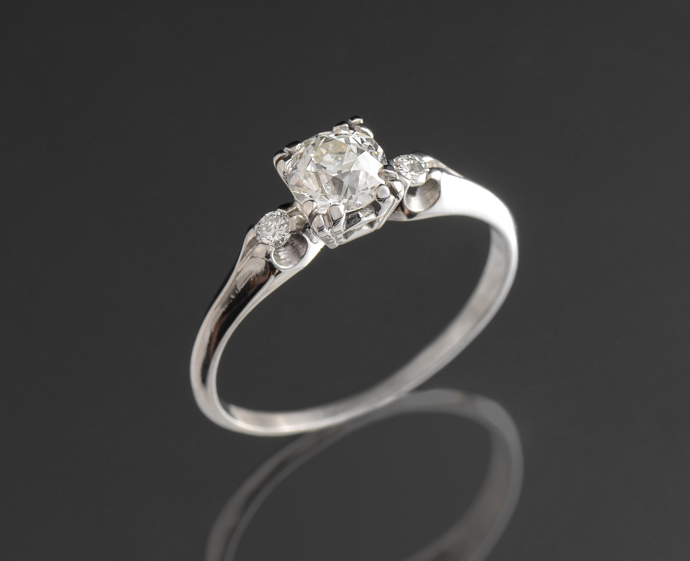 Appraisal: PLATINUM ART DECO DIAMOND ENGAGEMENT RING Old European cut Ct