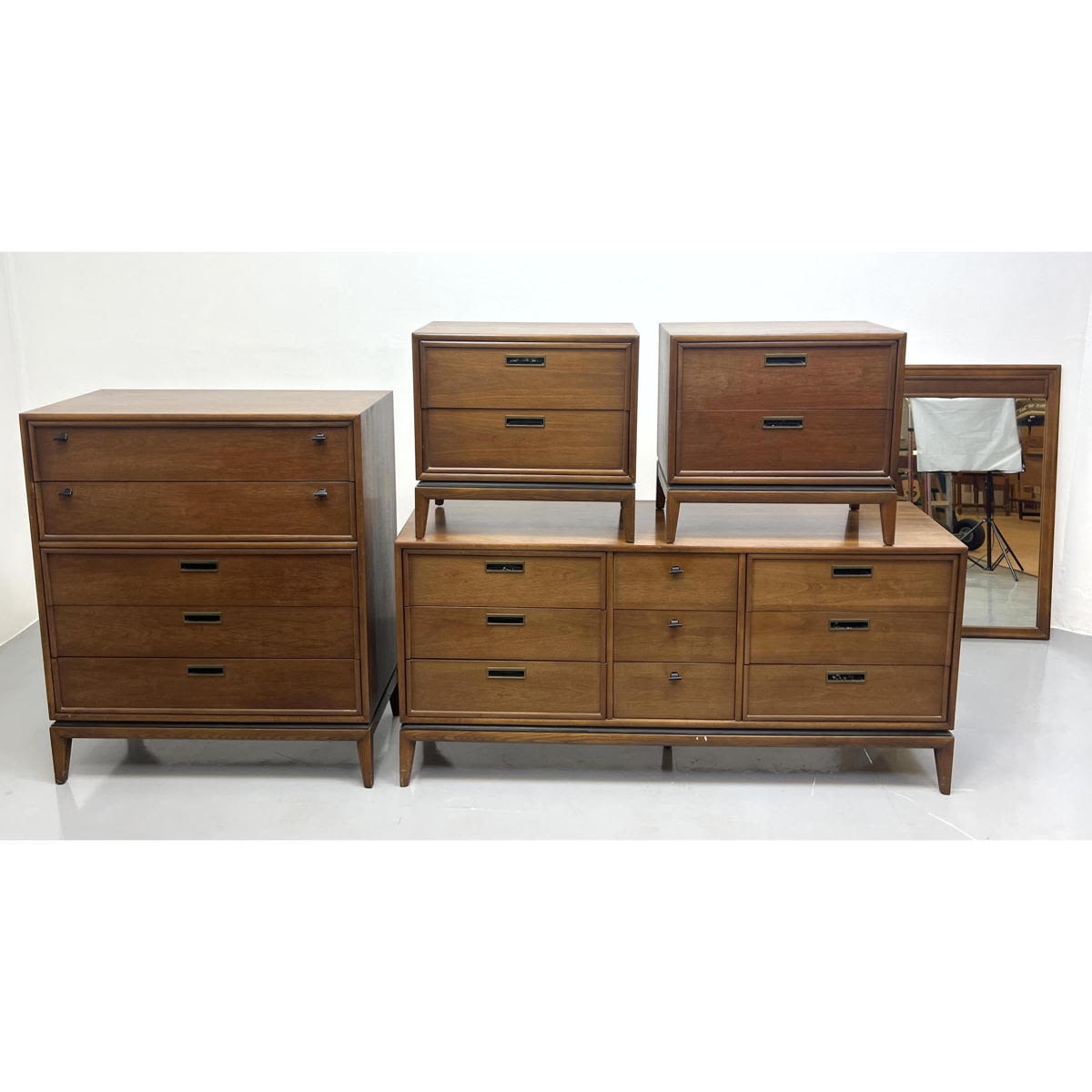 Appraisal: pc Stanley American Modern Bedroom Set Tall chest low dresser