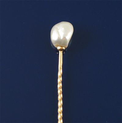 Appraisal: A untested pearl set gold stick pin