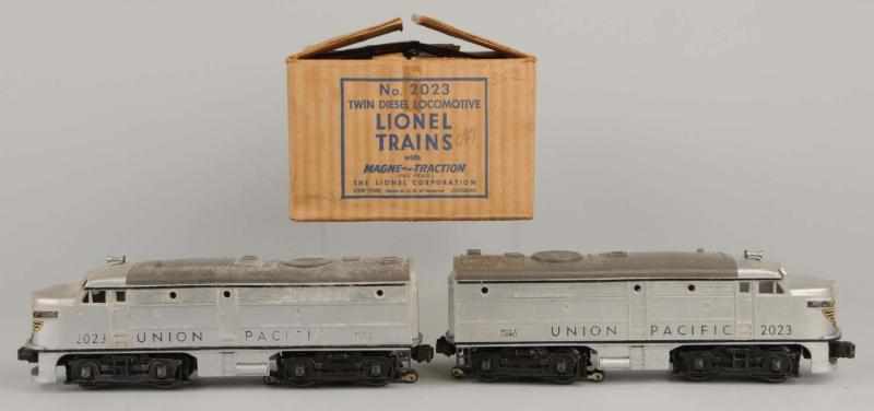 Appraisal: Lionel No Union Pacific A B Units Description Post-war O