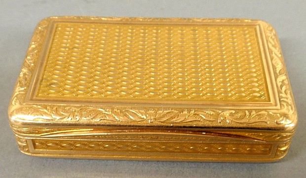 Appraisal: - French k gold snuff box dated with chased leaf