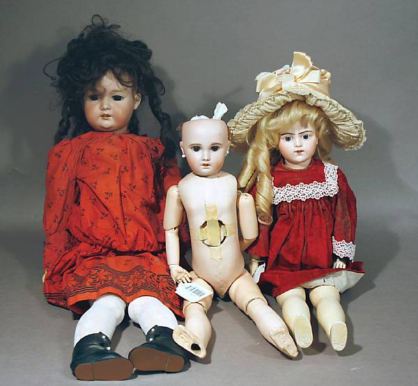 Appraisal: Grouping of Early dolls Ensemble of important dolls with condition