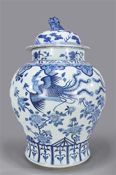 Appraisal: Large Chinese blue and white porcelain jardiniere with allover design