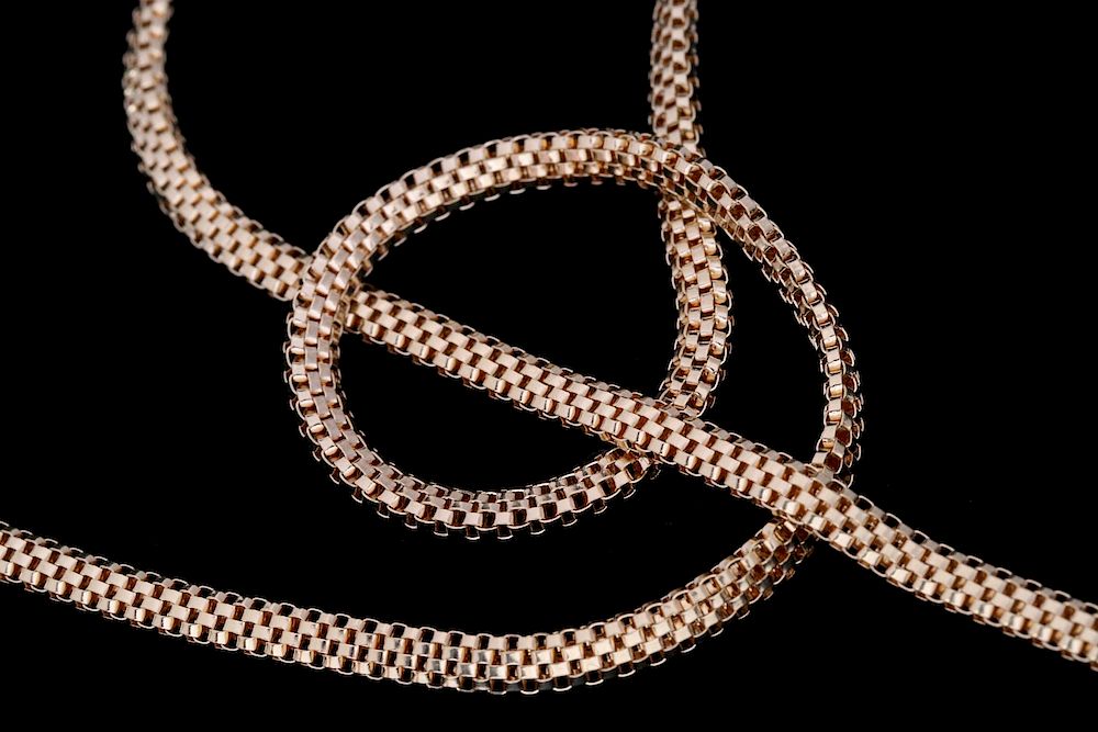 Appraisal: A CONTEMPORARY K GOLD WOVEN BOX CHAIN NECKLACE Marked k