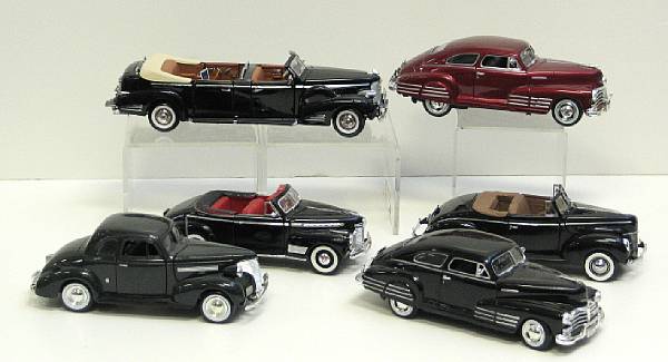 Appraisal: th scale Vehicles A quantity of contemporary th scale metal