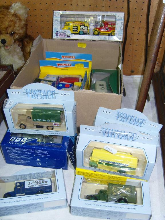 Appraisal: A collection of boxed die cast model vehicles including Lledo