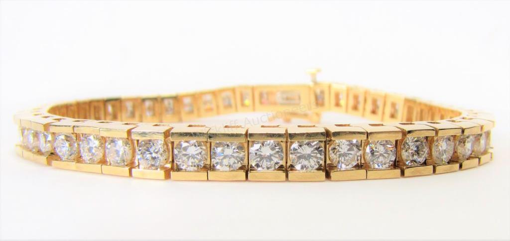 Appraisal: A K yellow gold lady's tennis bracelet with approximately ct