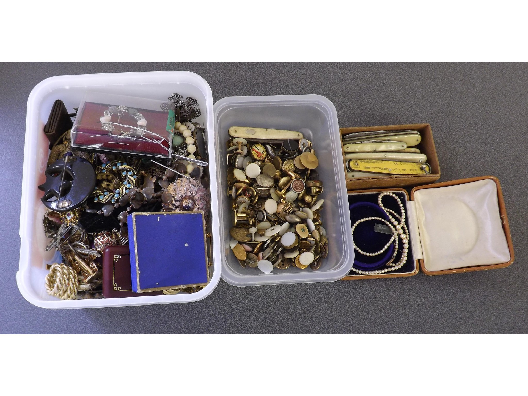 Appraisal: Mixed assortment of costume jewellery box of gentleman's dress studs