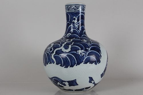 Appraisal: A CHINESE DRAGON-DECORATING BLUE AND WHITE PORCELAIN FO A Chinese