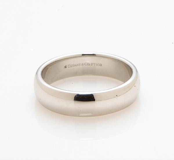 Appraisal: A platinum band signed Tiffany amp Co g ring size