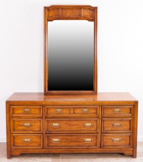 Appraisal: Thomasville Nine Drawer Dresser w Mirror Thomasville triple dresser having