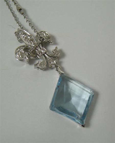 Appraisal: A Belle poque style aquamarine and diamond necklace set to