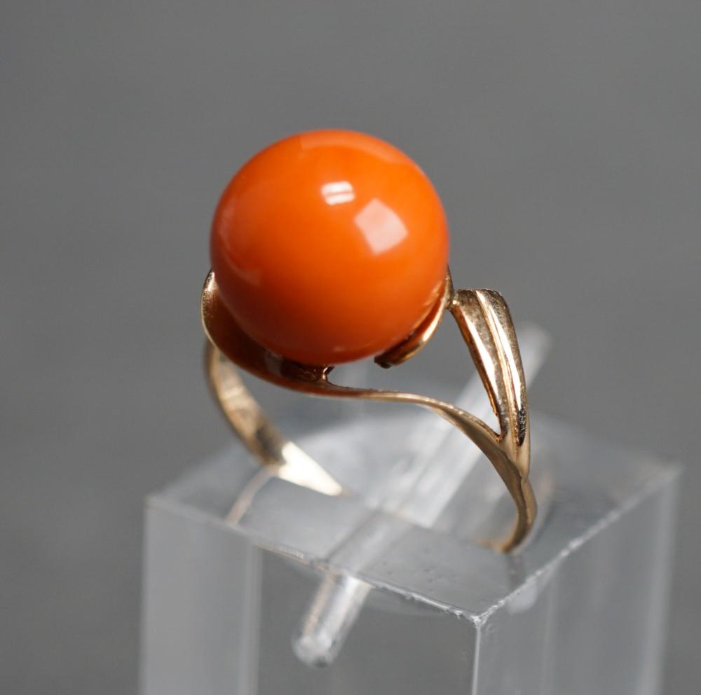 Appraisal: Tested -Karat Yellow-Gold and Coral Ring Coral measuring approx mm