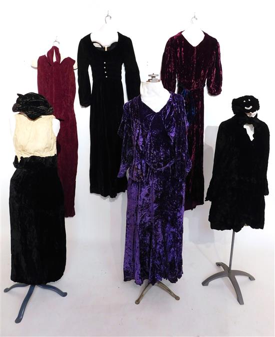 Appraisal: VINTAGE women's clothing and accessories c - eight pieces total