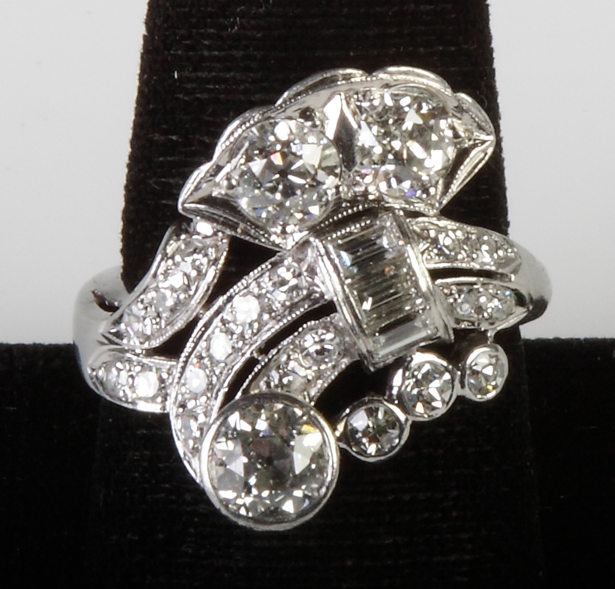 Appraisal: Diamond Platinum Ring Old mine cut diamond ct I-I Old